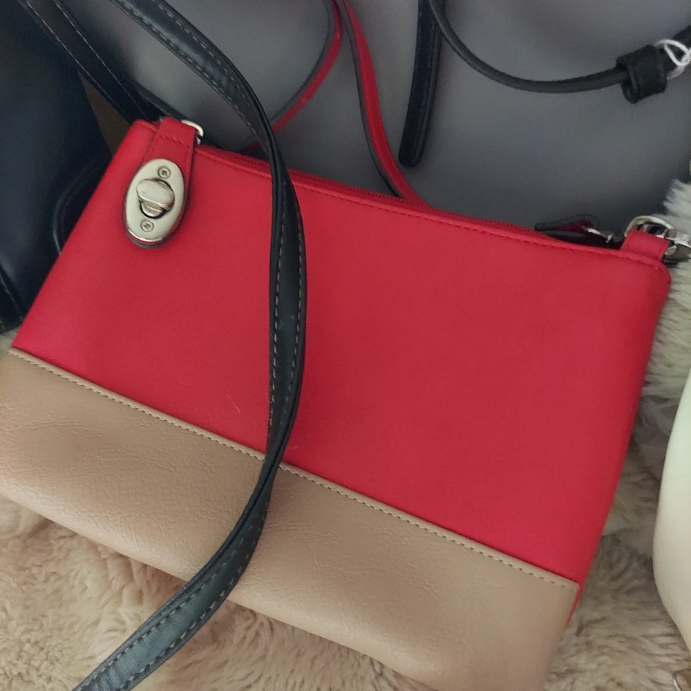 Purses Galore - Picture 8 of 16